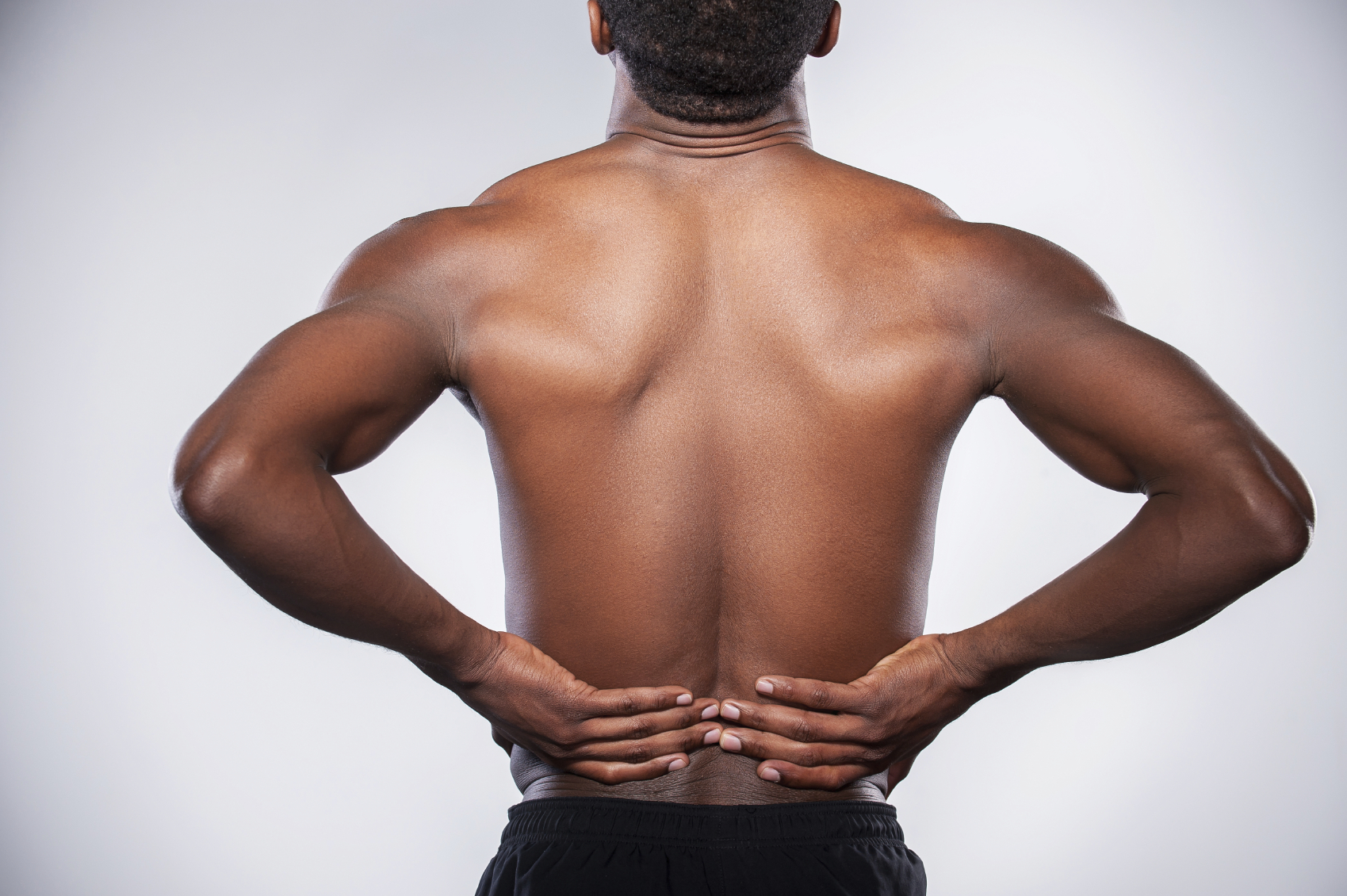 Поясница 18. Мужская спина. Человеческая спина. Афроамериканец со спины. Мужчина со спины.